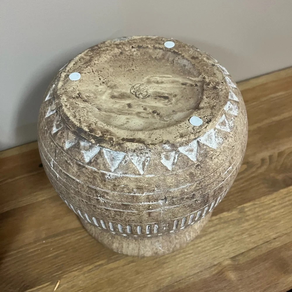 Rustic Urn Style Planter - Picture 3 of 3